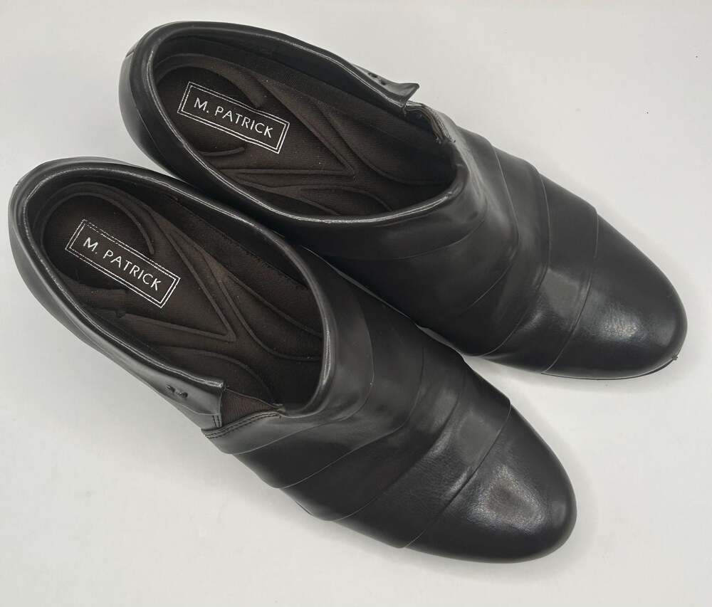 Brown Heeled Ankle Booties Size 8M - Picture 8 of 8